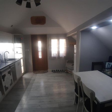 Barlig Apartment ยาเรมชา ภายนอก รูปภาพ