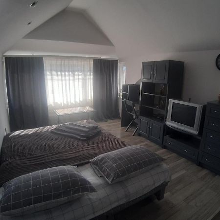 Barlig Apartment ยาเรมชา ภายนอก รูปภาพ