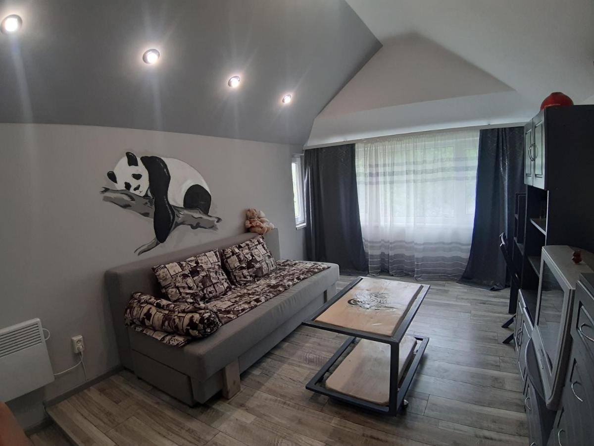 Barlig Apartment ยาเรมชา ภายนอก รูปภาพ