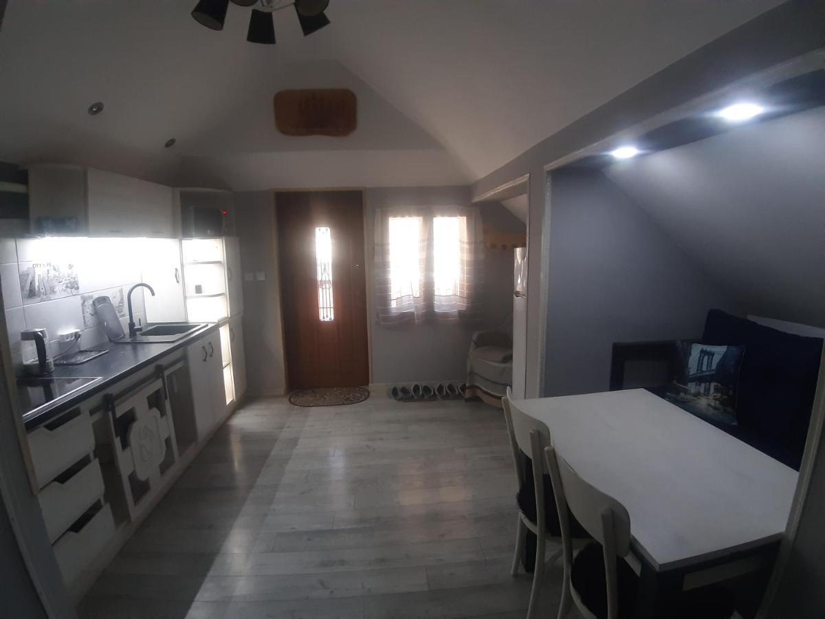 Barlig Apartment ยาเรมชา ภายนอก รูปภาพ