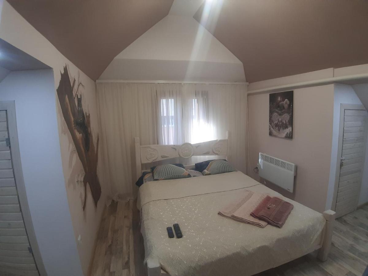 Barlig Apartment ยาเรมชา ภายนอก รูปภาพ