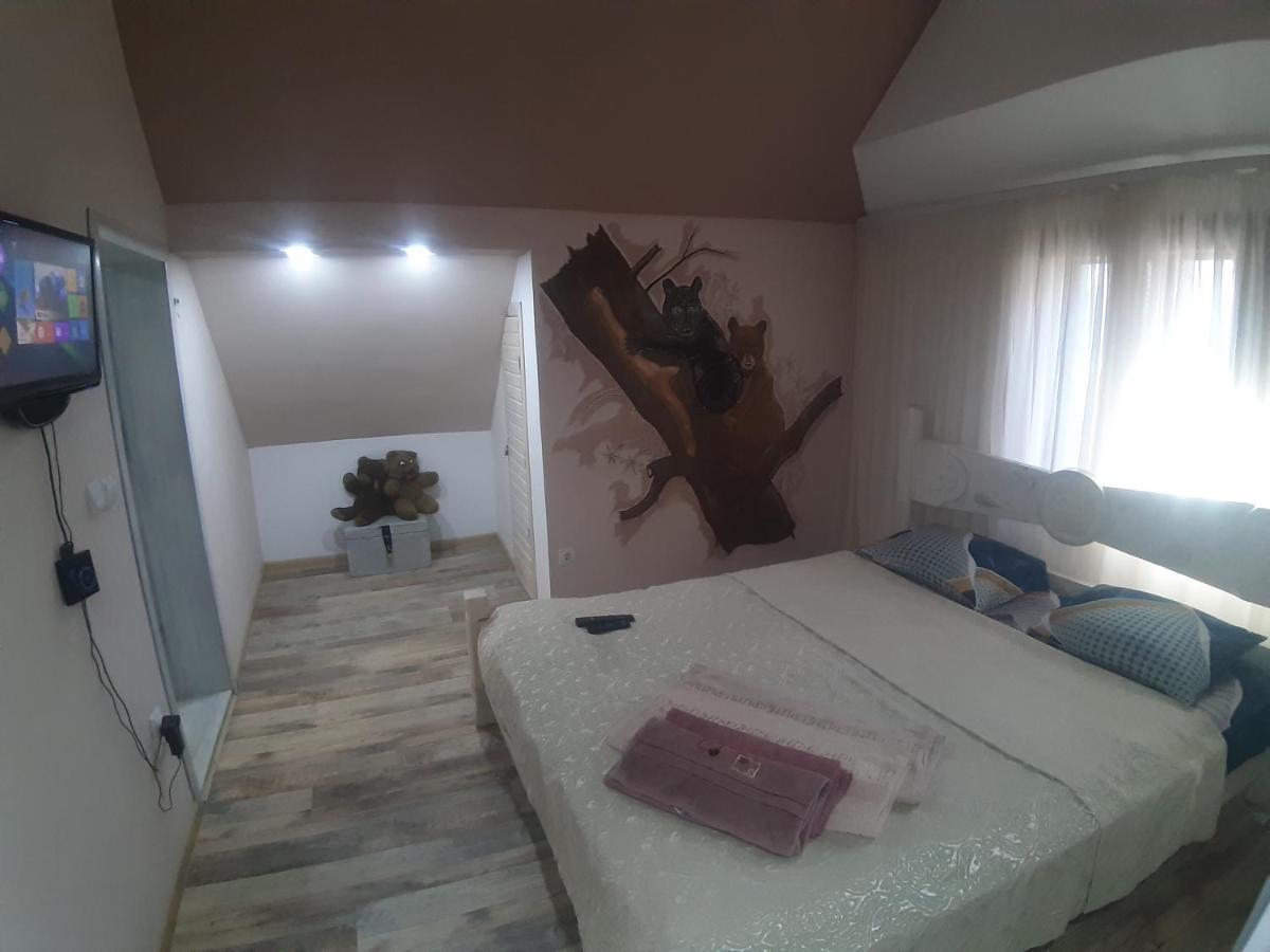 Barlig Apartment ยาเรมชา ภายนอก รูปภาพ