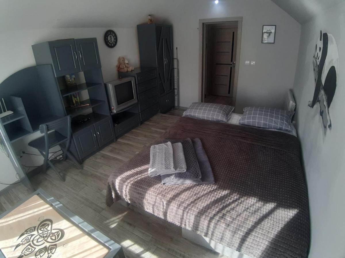Barlig Apartment ยาเรมชา ภายนอก รูปภาพ